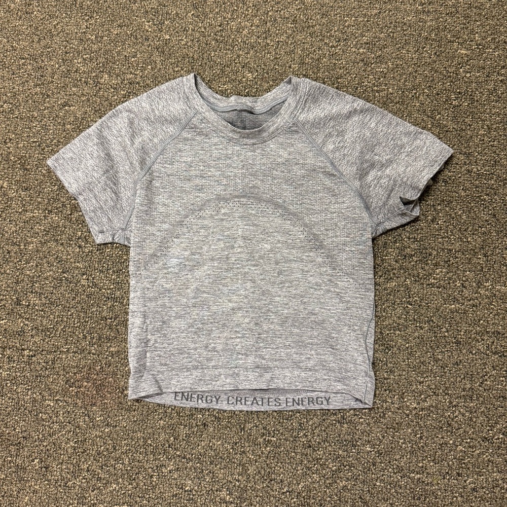 Lululemon cropped gray top